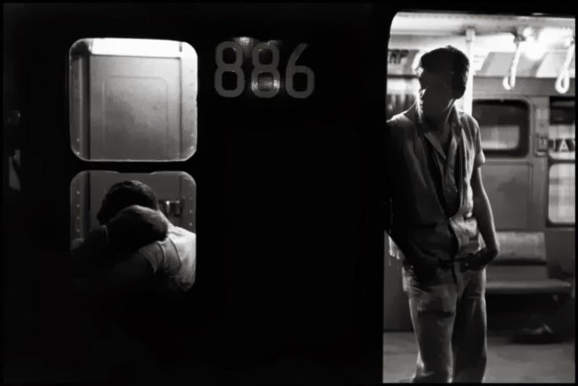 Honest and poignant photos from Bruce Davidson&#39;s album &quot;Brooklyn Gangs: Summer 1959&quot;