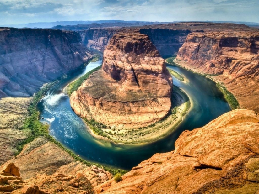 Horseshoe Bend - a bend in the river in Colorado Horseshoe Bend - a bend in the river in Colorado