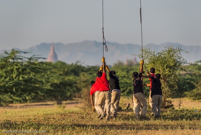 Hot air balloon flight over Bagan Hot air balloon flight over Bagan