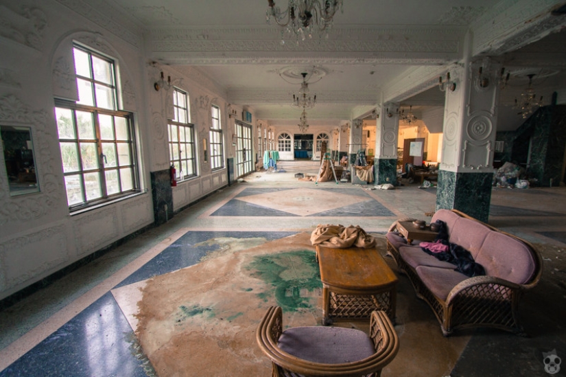 Hotel abandonado en Japón Hotel abandonado en Japón