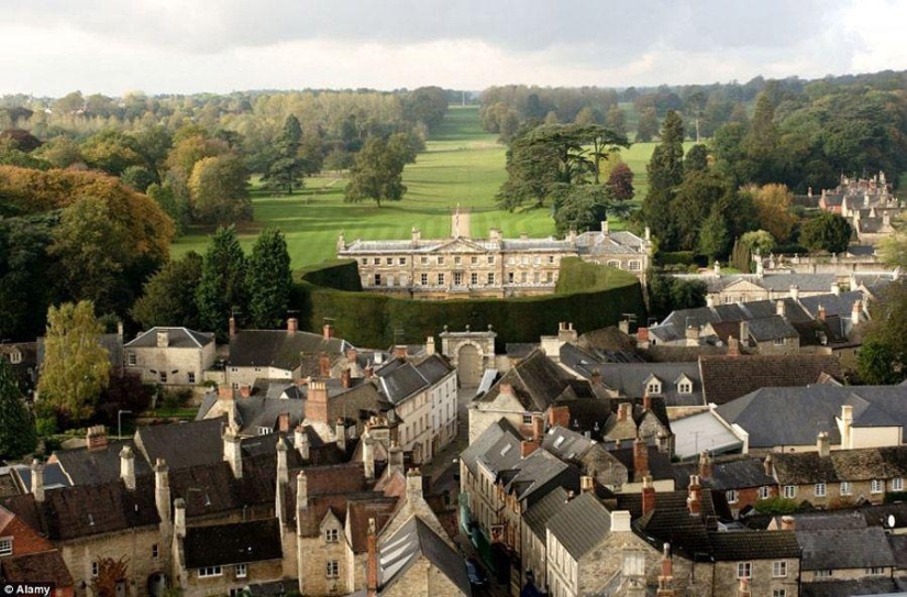 How 300-year-old yews are trimmed How 300-year-old yews are trimmed