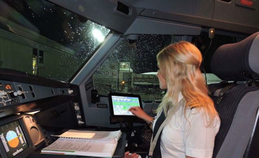 How a female pilot controls an airplane