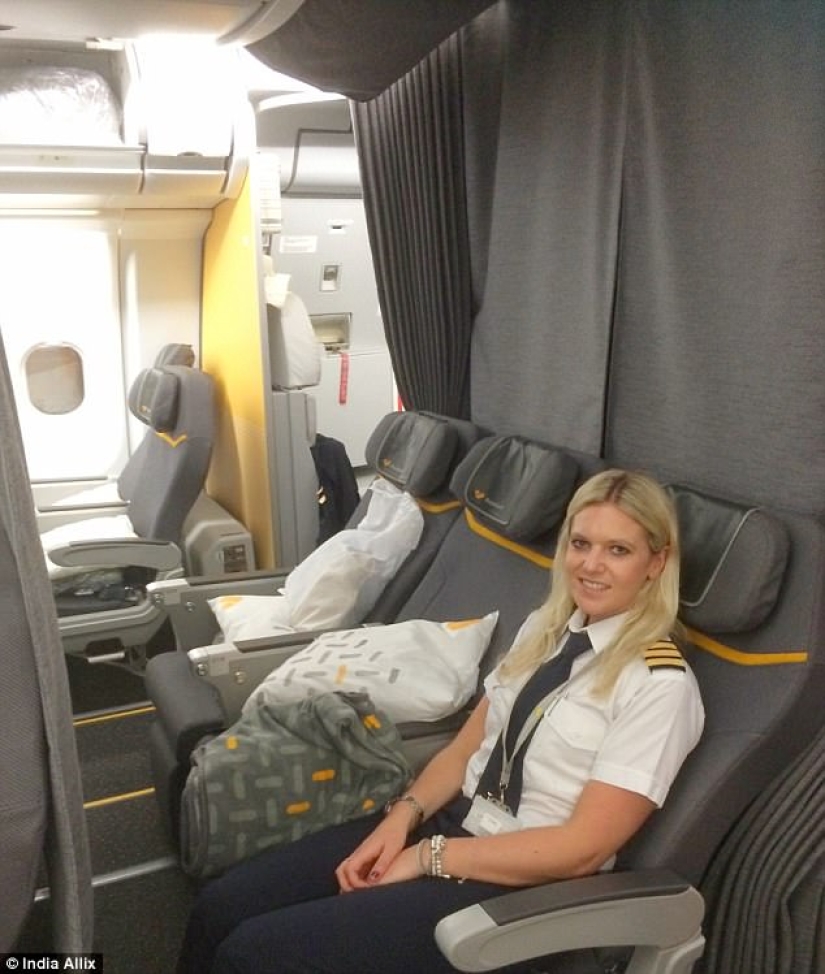 How a female pilot controls an airplane