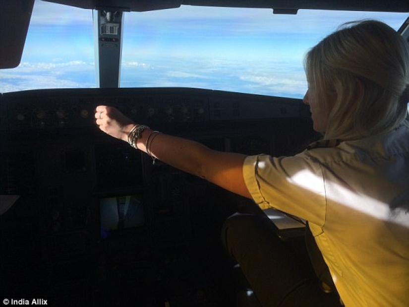 How a female pilot controls an airplane