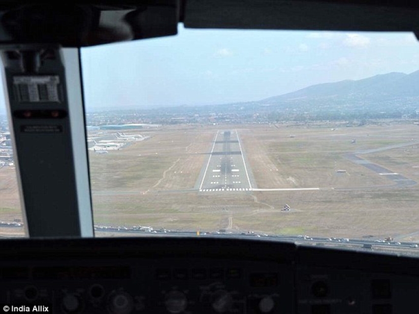 How a female pilot controls an airplane