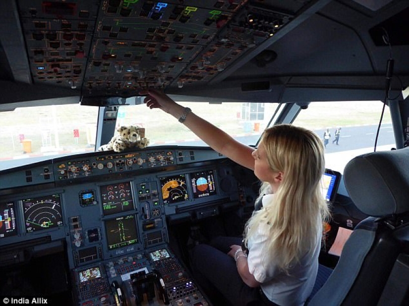 How a female pilot controls an airplane
