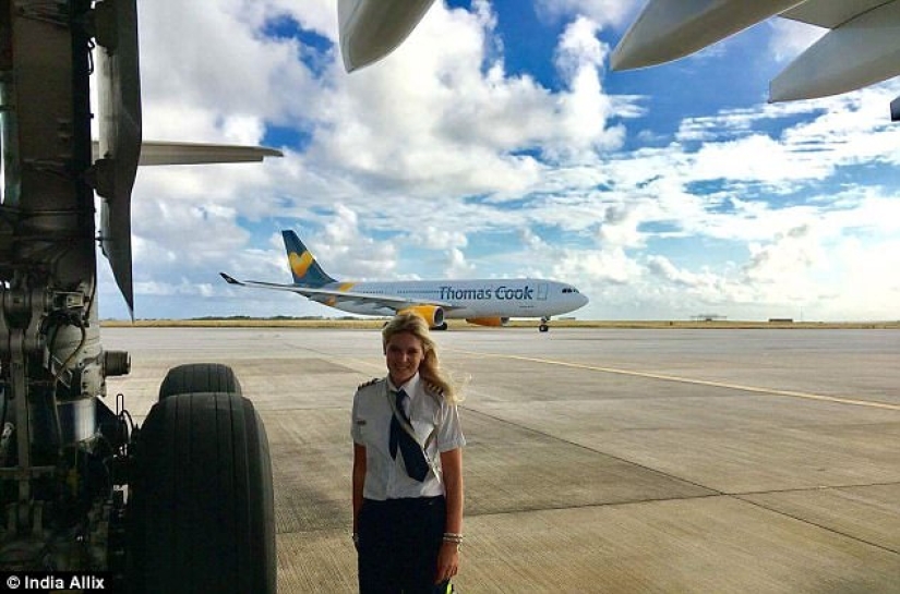 How a female pilot controls an airplane