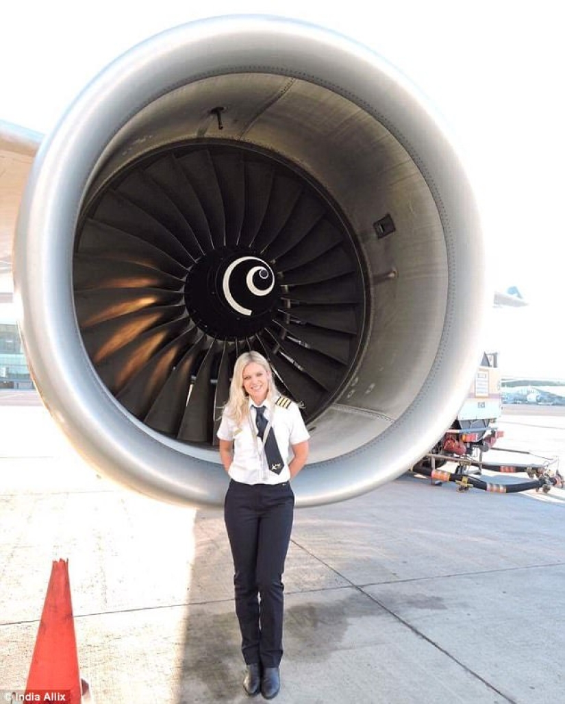 How a female pilot controls an airplane