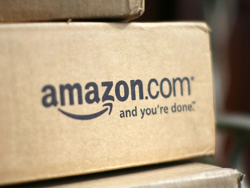 How Amazon warehouses around the world work