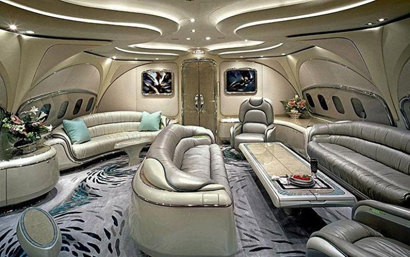 How and on what the "powerful of this world" fly