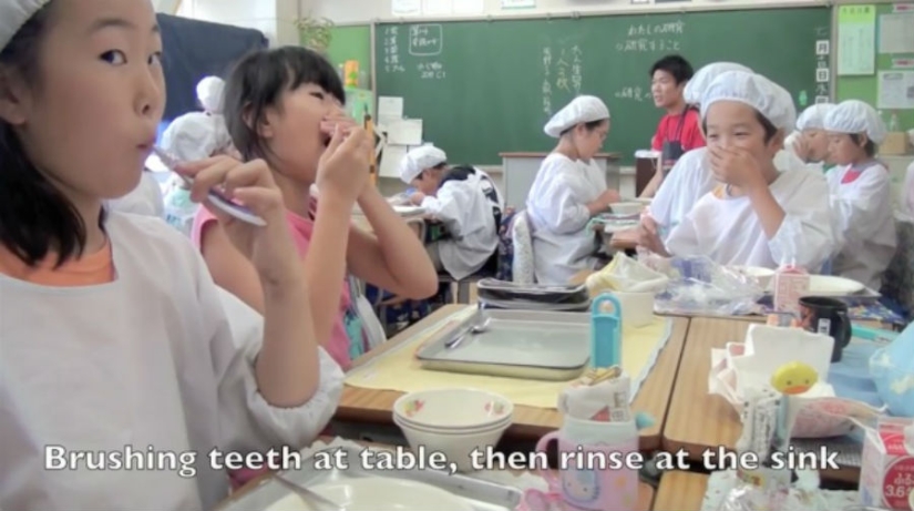 How children eat lunch at a Japanese school How children eat lunch at a Japanese school