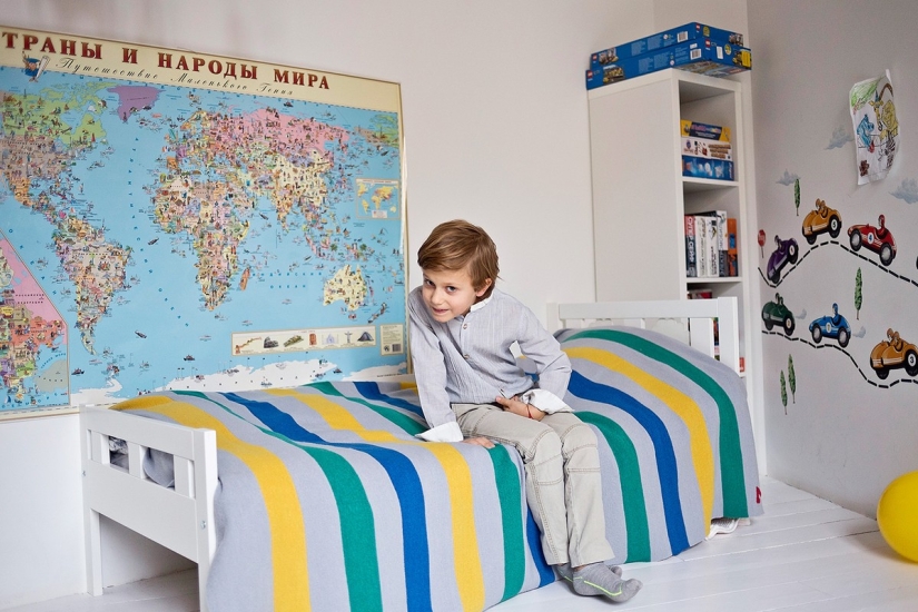 How do children from wealthy families differ from their peers?