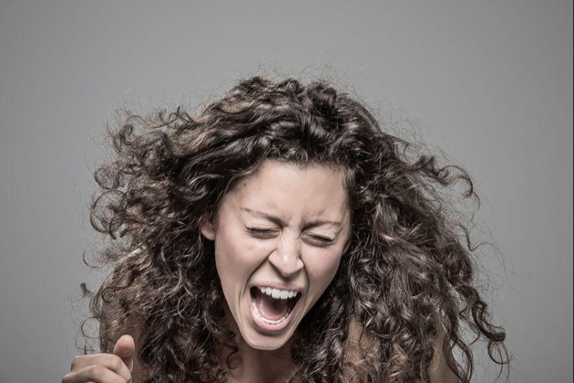 How do people react to a stun gun? How do people react to a stun gun?