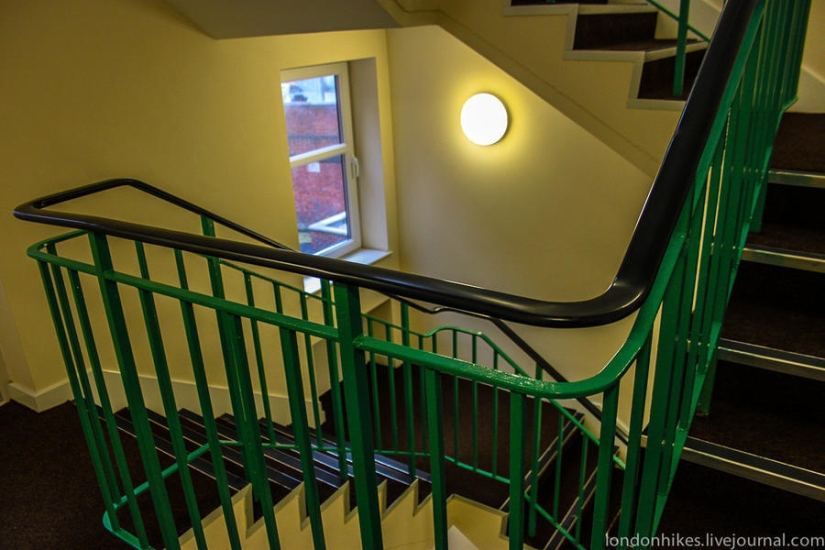 How do students live in London
