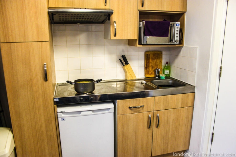 How do students live in London
