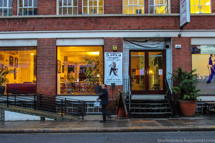 How do students live in London