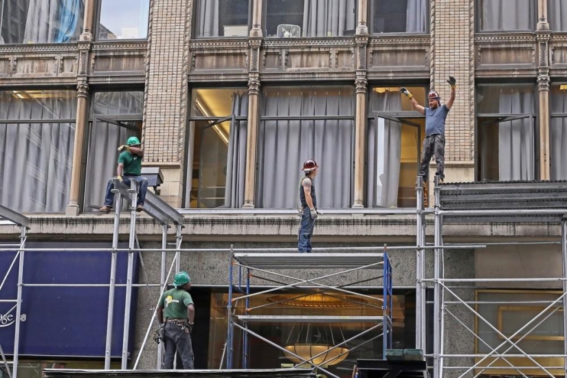 How is daily life in New York