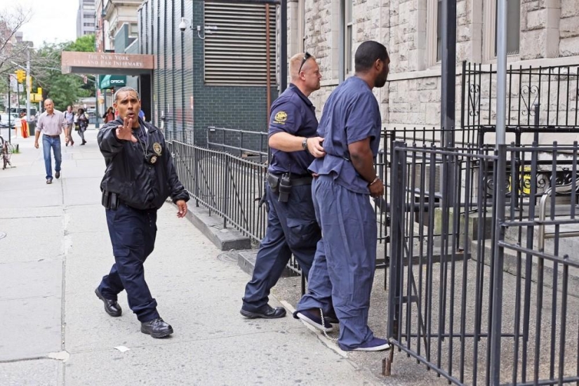 How is daily life in New York