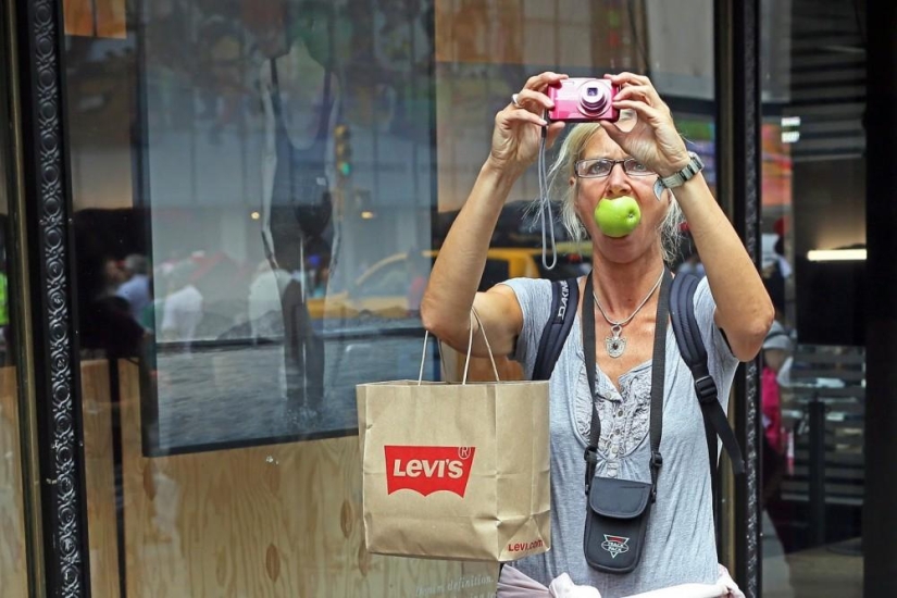 How is daily life in New York