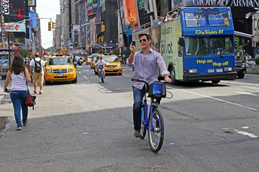 How is daily life in New York