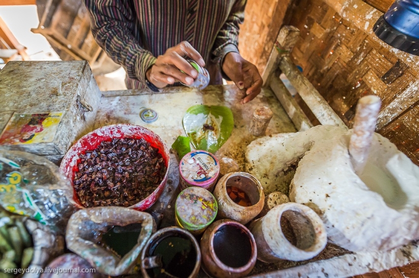 How is life in a wealthy village in Burma?