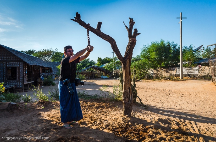 How is life in a wealthy village in Burma?