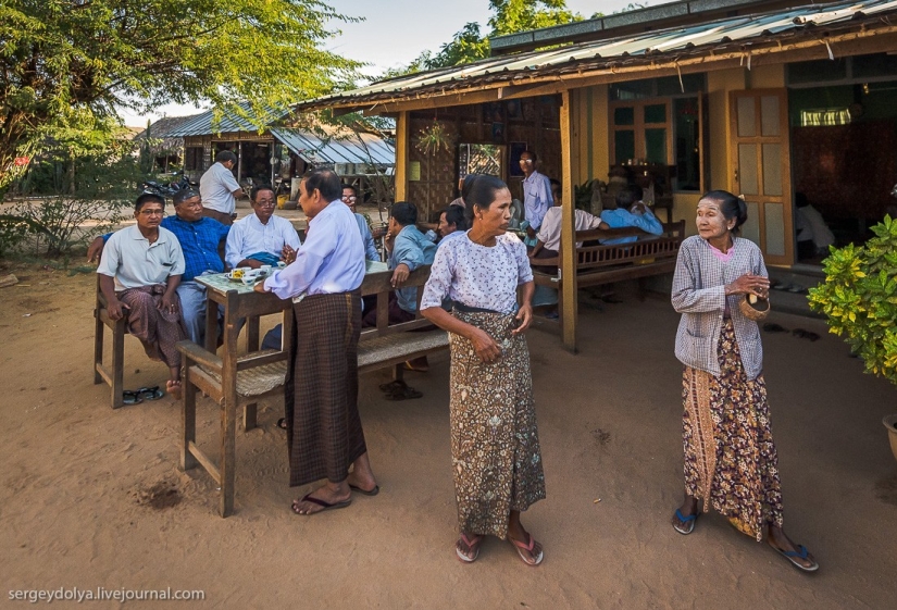 How is life in a wealthy village in Burma?