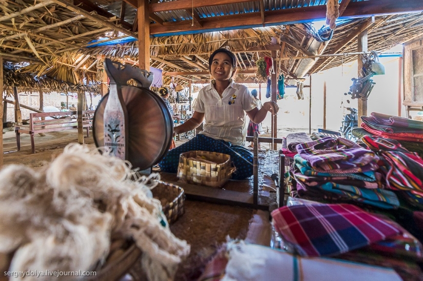 How is life in a wealthy village in Burma?