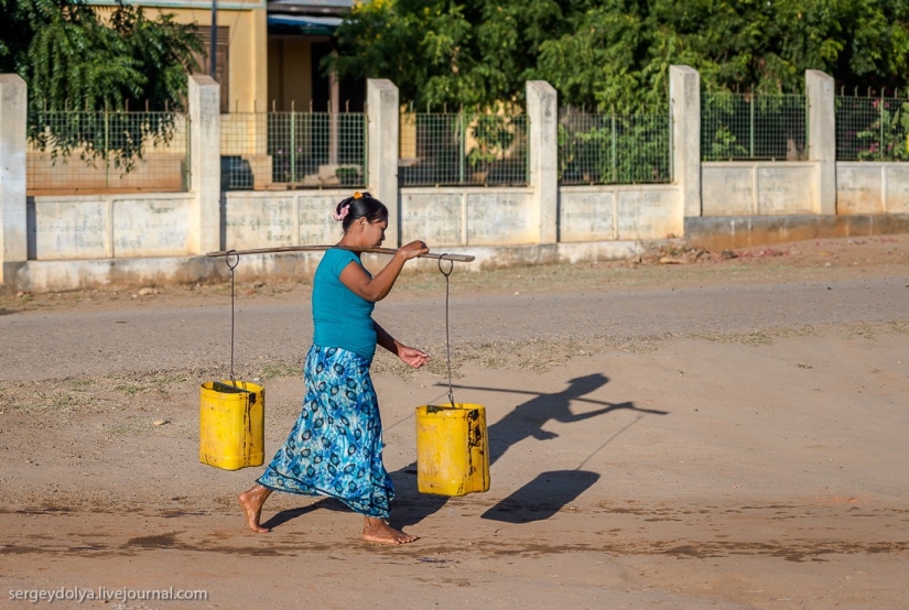 How is life in a wealthy village in Burma?