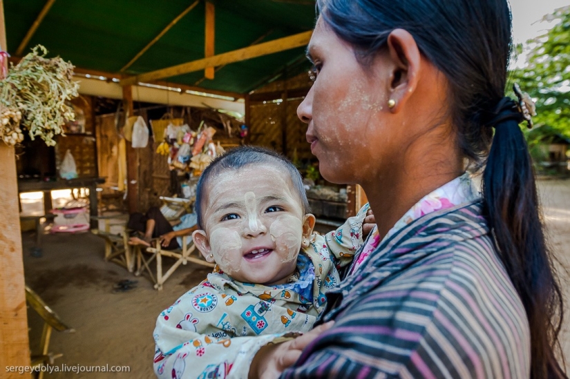 How is life in a wealthy village in Burma?