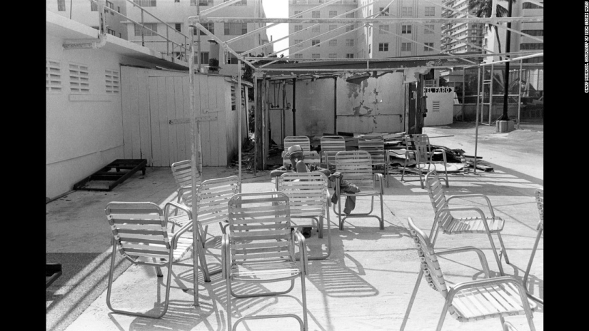 How old people from the Miami Beach Jewish community used to hang out in the early 80s