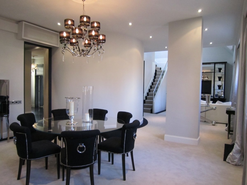 How Russian, Chinese and Malaysian students support the British economy How Russian, Chinese and Malaysian students support the British economy