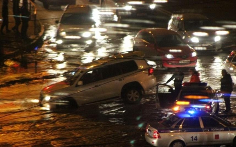 How Samara “devours” cars