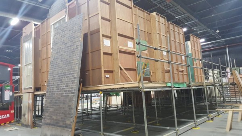 How the scenery for the series "Sherlock" was created How the scenery for the series "Sherlock" was created