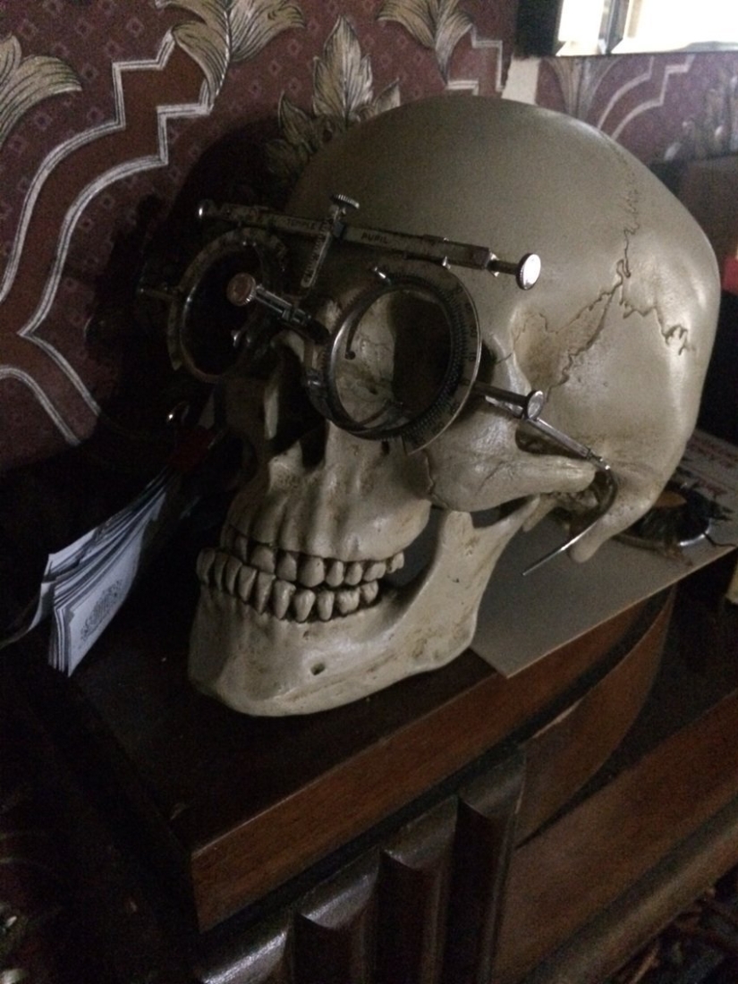 How the scenery for the series "Sherlock" was created How the scenery for the series "Sherlock" was created