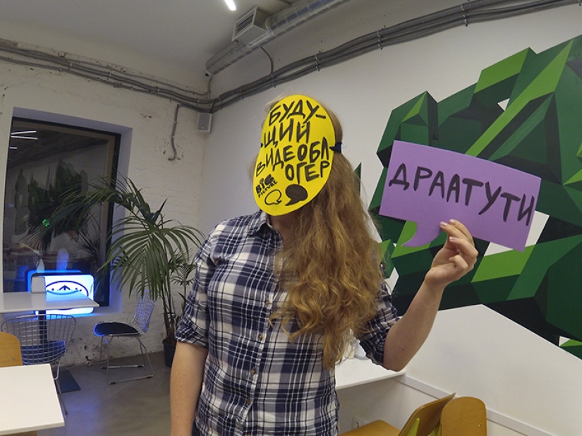 How to become a popular video blogger