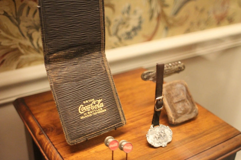 How to learn everything about the most popular drink in the world: a journey into the world of Coca-Cola