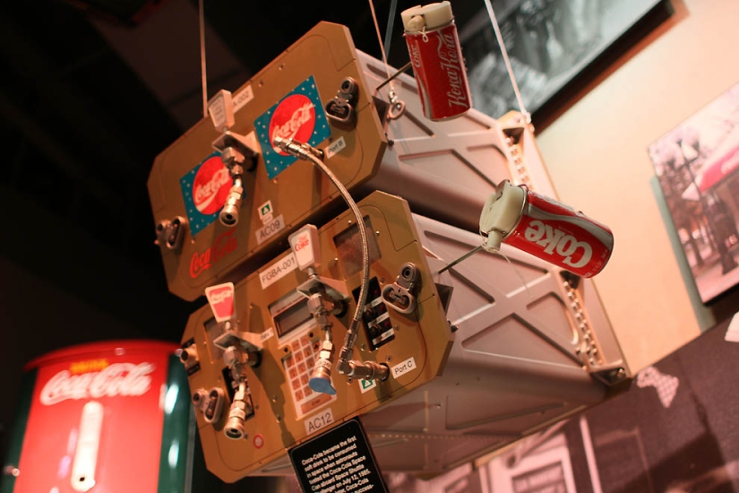 How to learn everything about the most popular drink in the world: a journey into the world of Coca-Cola