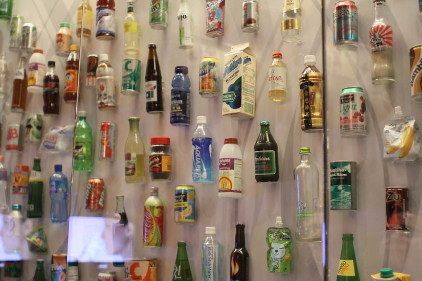 How to learn everything about the most popular drink in the world: a journey into the world of Coca-Cola