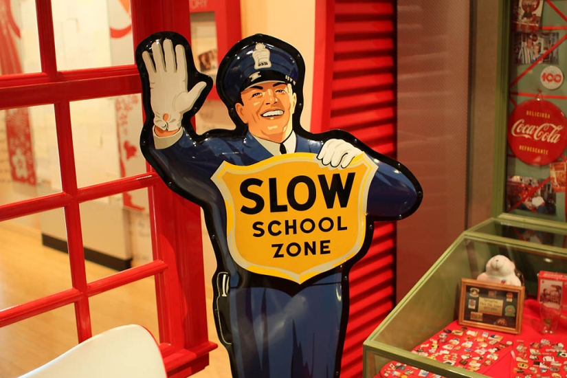 How to learn everything about the most popular drink in the world: a journey into the world of Coca-Cola