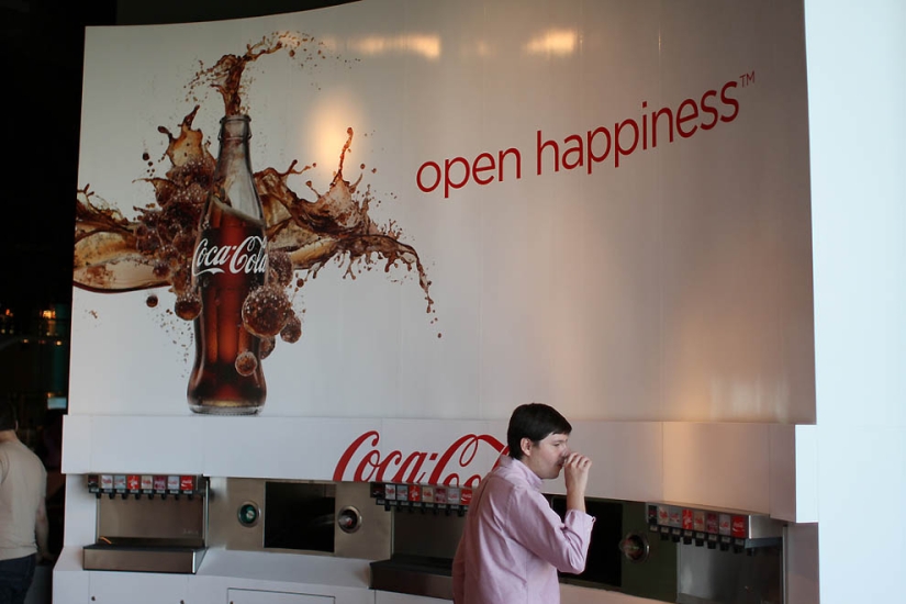 How to learn everything about the most popular drink in the world: a journey into the world of Coca-Cola