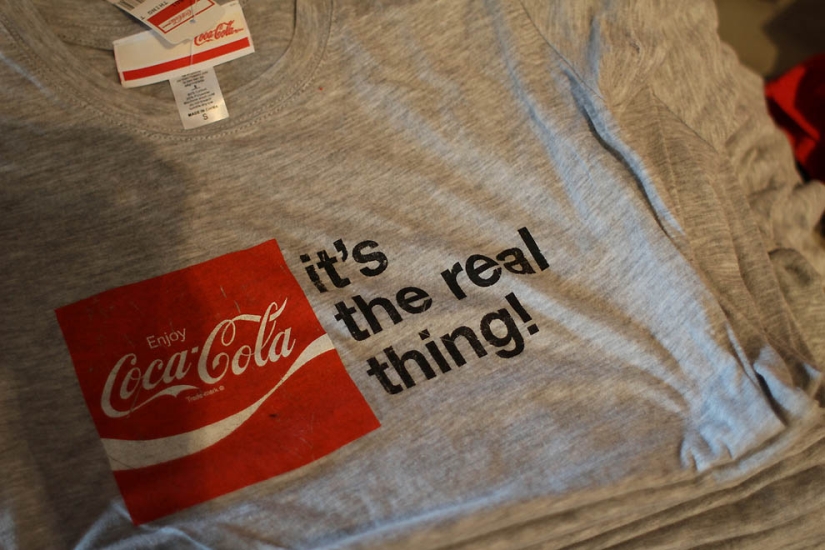 How to learn everything about the most popular drink in the world: a journey into the world of Coca-Cola