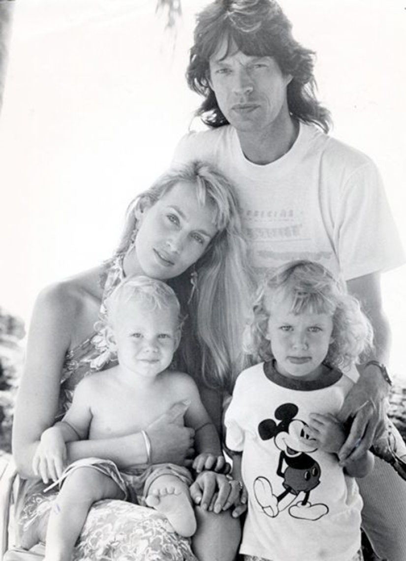 How to live if dad sings: cult rock musicians and their families How to live if dad sings: cult rock musicians and their families