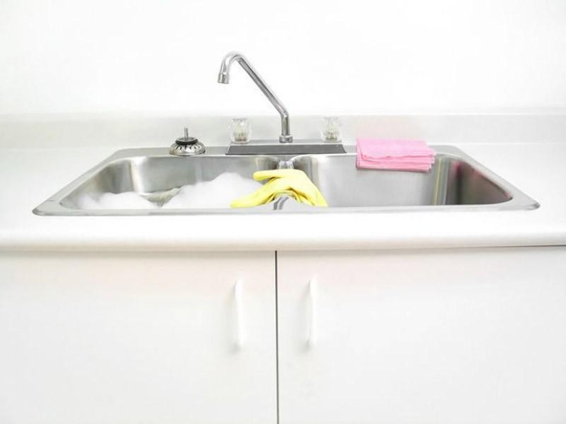 How to save time by washing dishes faster and better How to save time by washing dishes faster and better