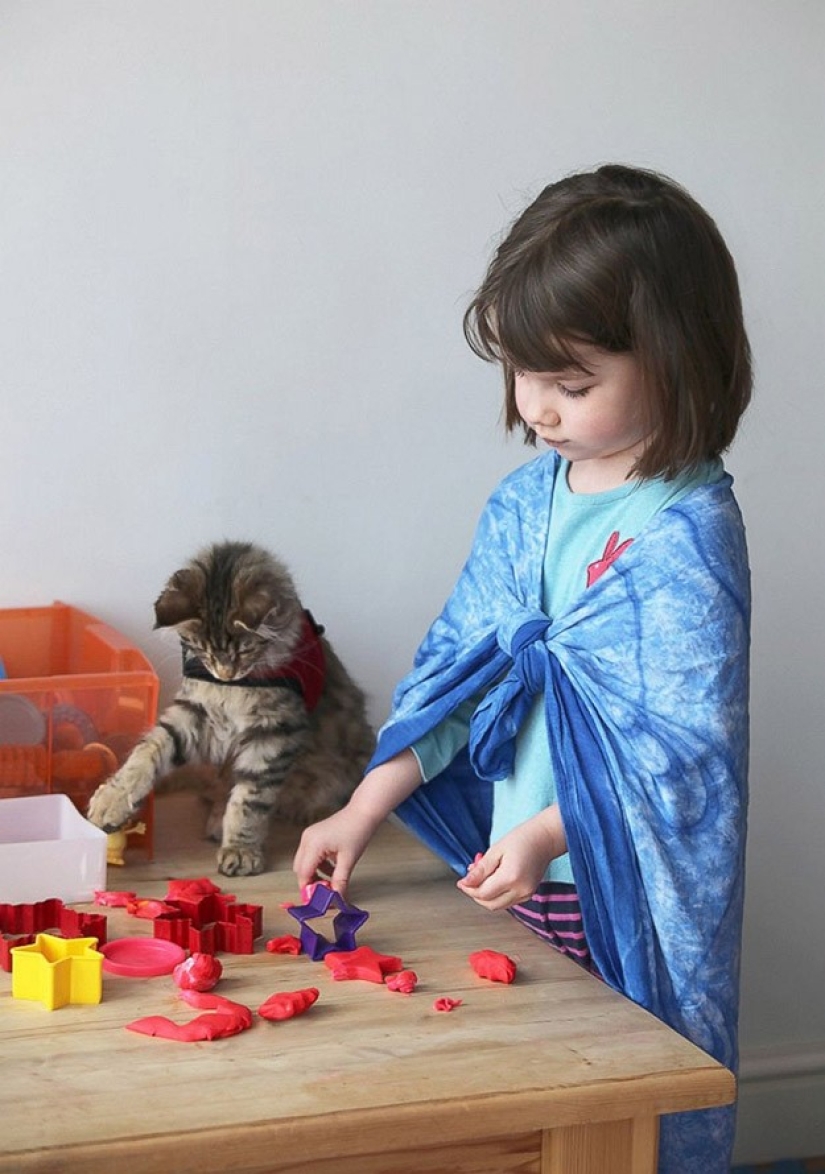 How Tula the cat helps a girl with autism
