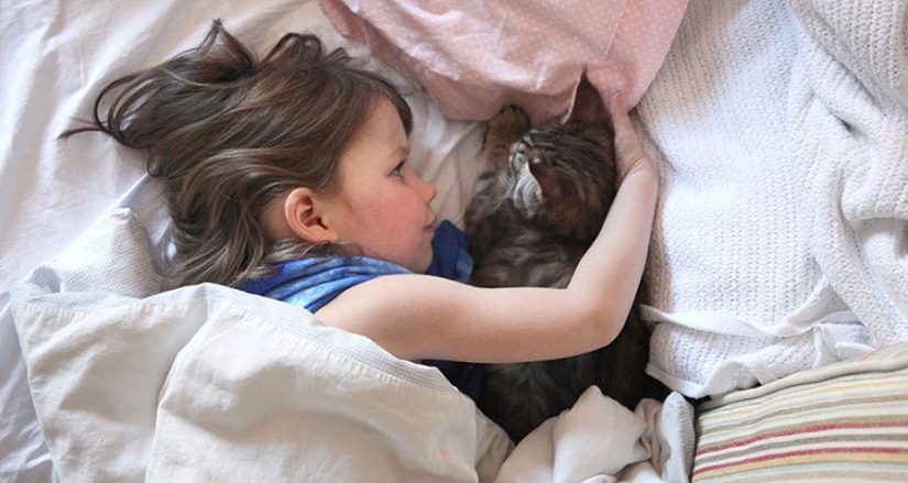 How Tula the cat helps a girl with autism