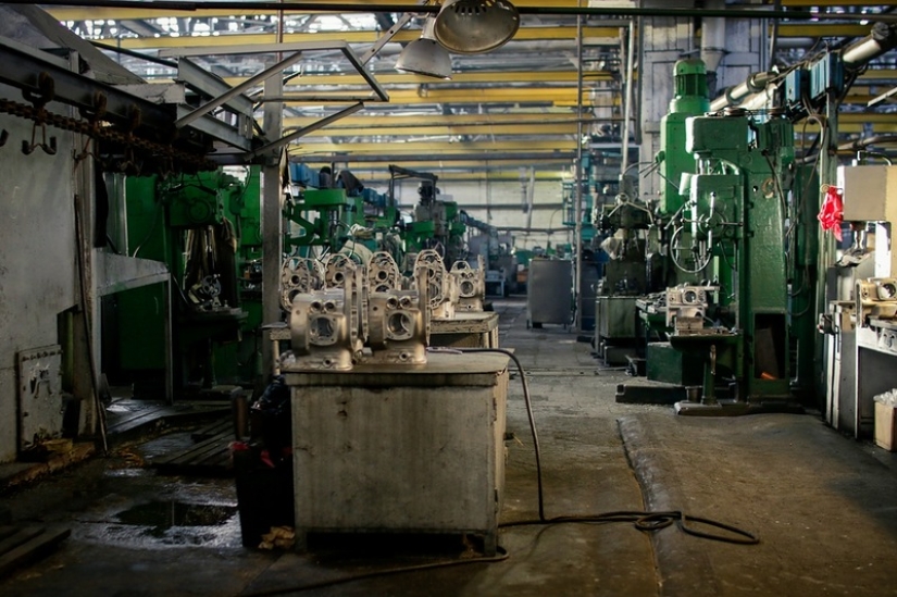 How Ural motorcycles are assembled