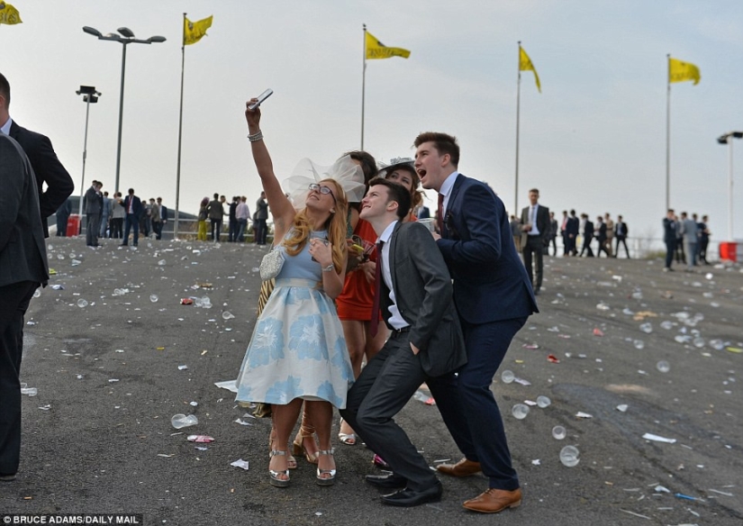 How was Lady's Day celebrated in the UK? Lady there real bombs! How was Lady's Day celebrated in the UK? Lady there real bombs!