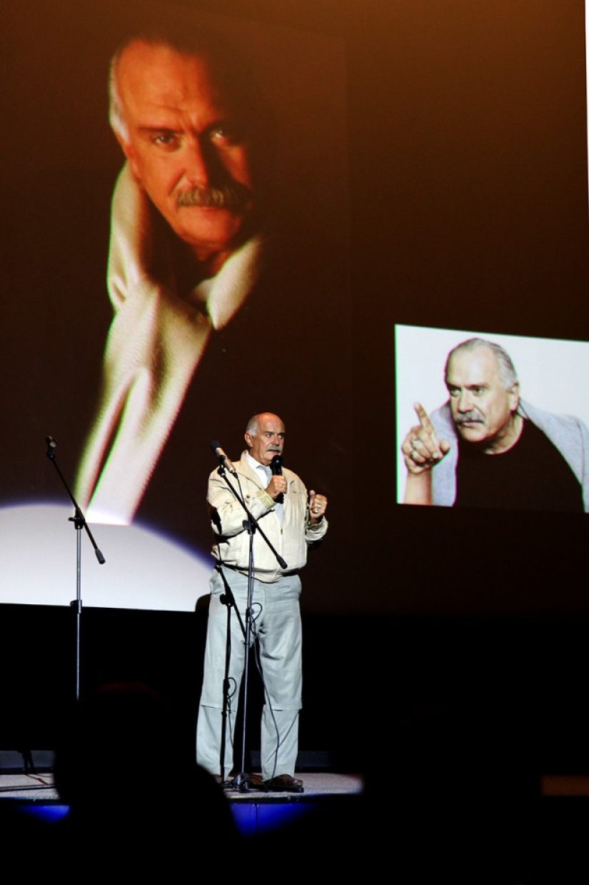 Hulk Hogan and other famous moustaches