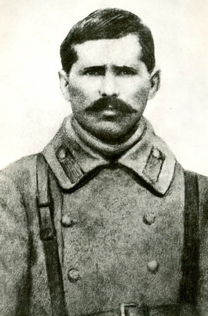 Hulk Hogan and other famous moustaches